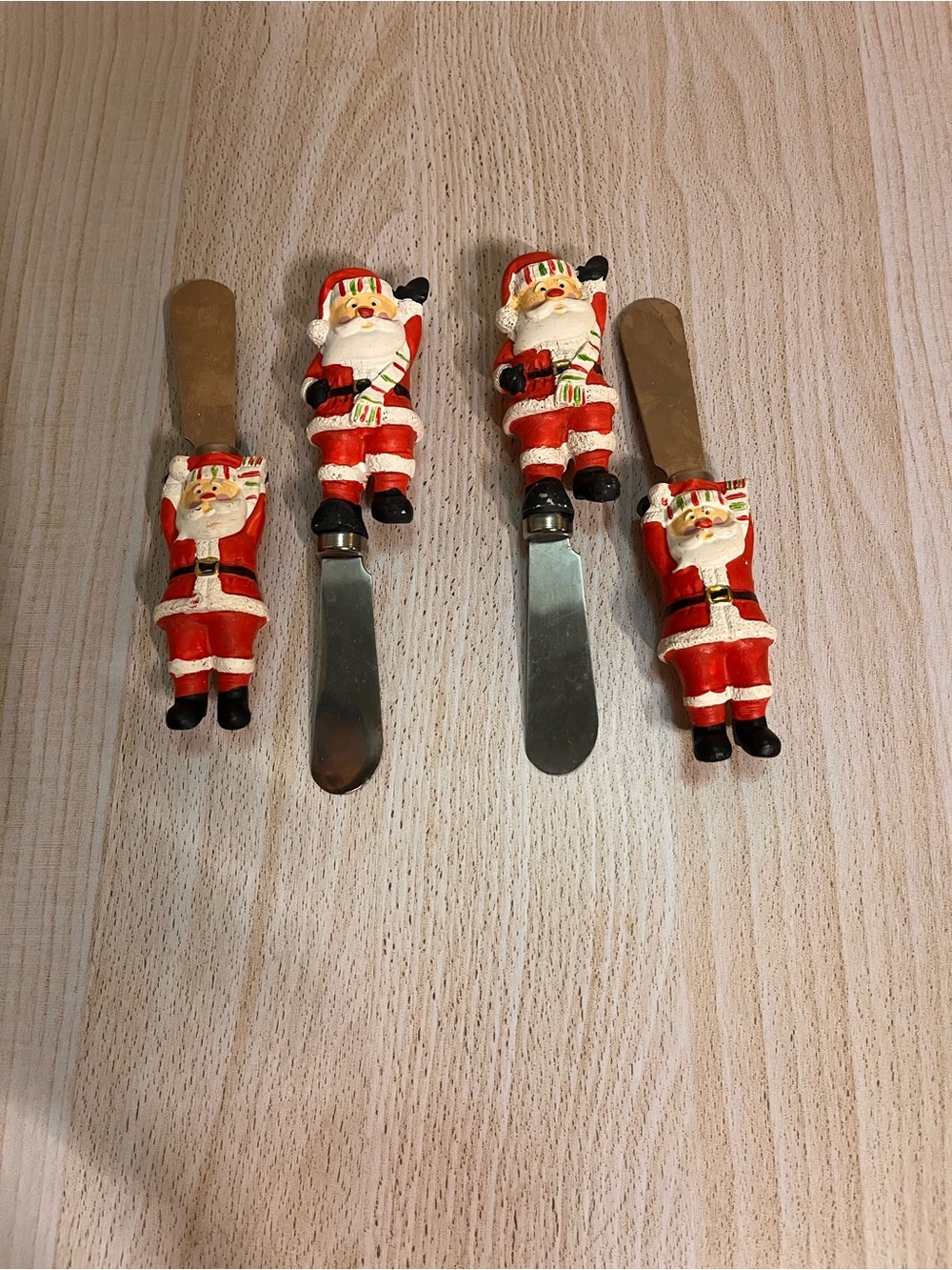 Santa Christmas Cheese Spreaders Set of 4 Holiday Appetizer Knives